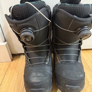 Burton women’s Felix boa snowboard boots